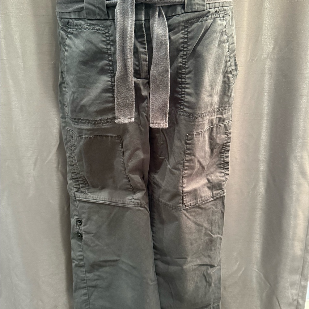 Women’s Light Black Clam Diggers